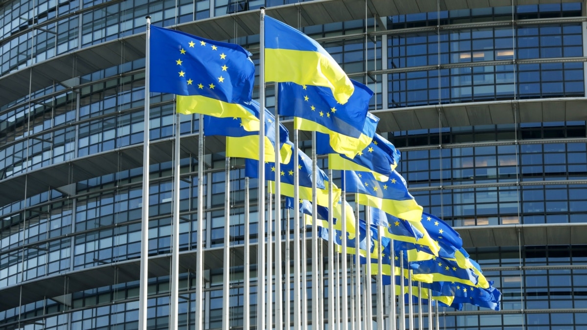 Україна цього тижня отримає перші 3 млрд євро з макрофінансової допомоги ЄС на 2023 рік – Домбровскіc
