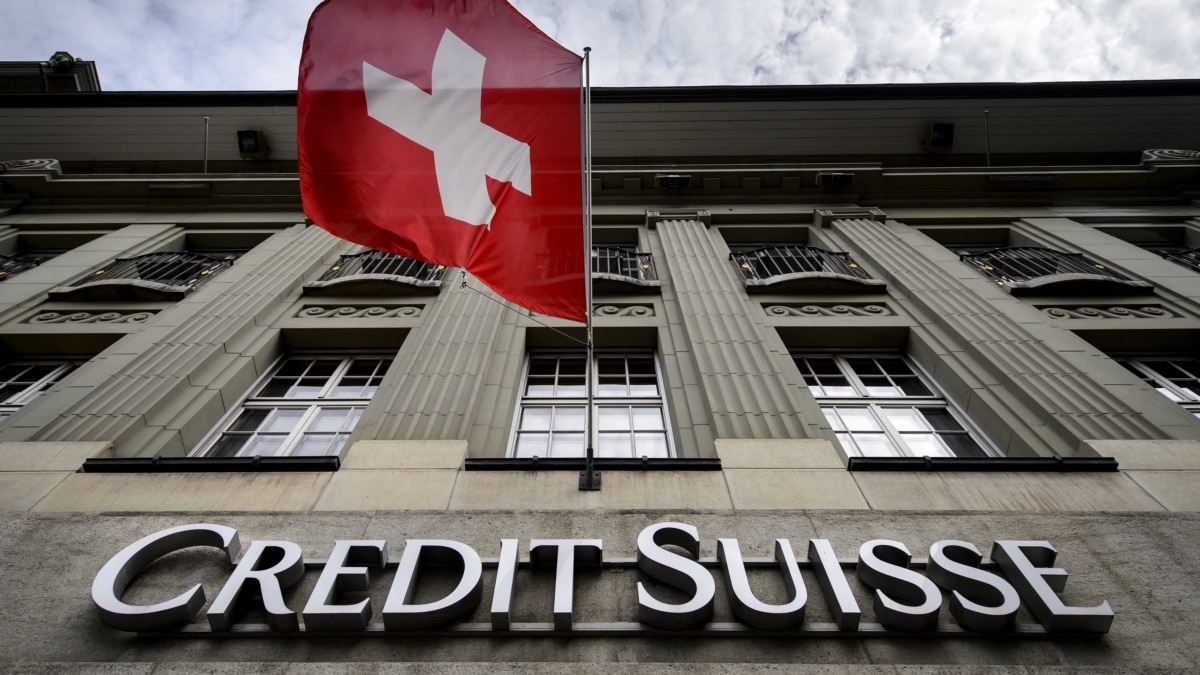 У Швейцарії рятують банківську систему – UBS купує Credit Suisse