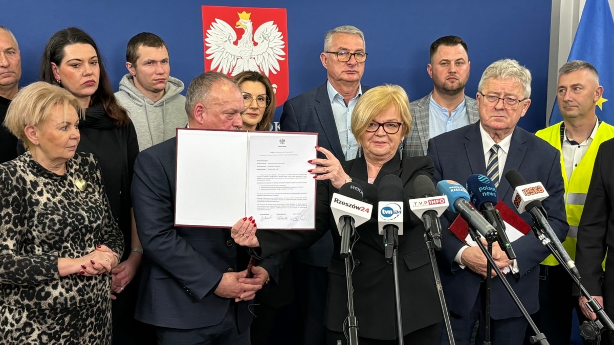 Польські фермери розблокують кордон у Медиці сьогодні – страйкарі підписали угоду з урядом